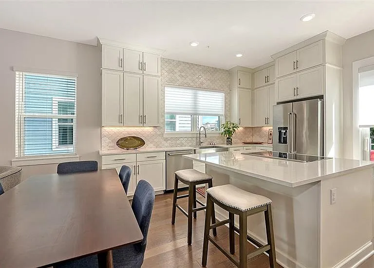 512 Laurel Park Dr — Photo 16