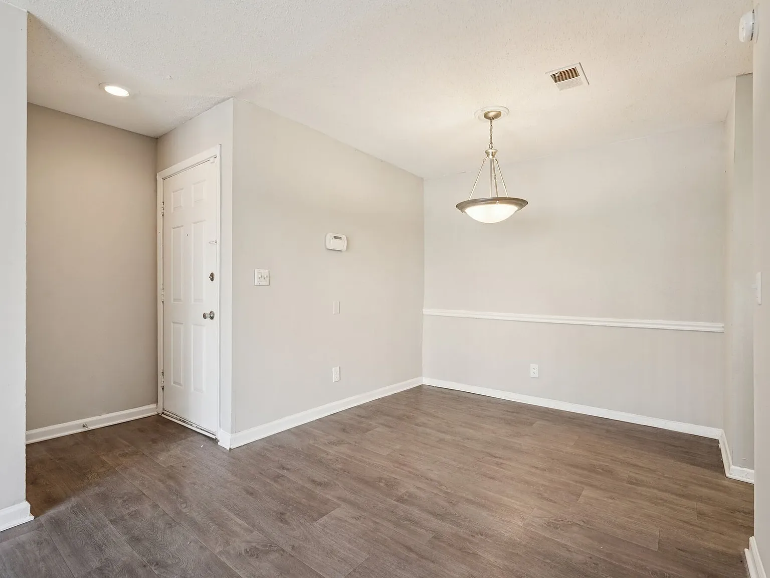 Polo Club Apartments — Photo 2