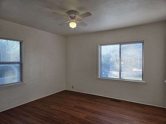 5th image of 1201 E Marshall St