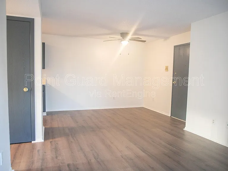 107 W Gold Coast Rd — Photo 23
