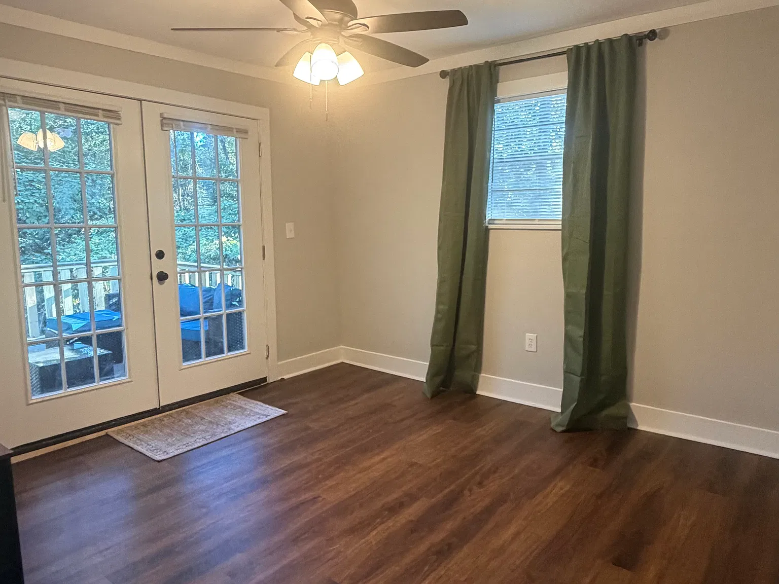 3 bed, 1180 sqft, $1,500 — Photo 2