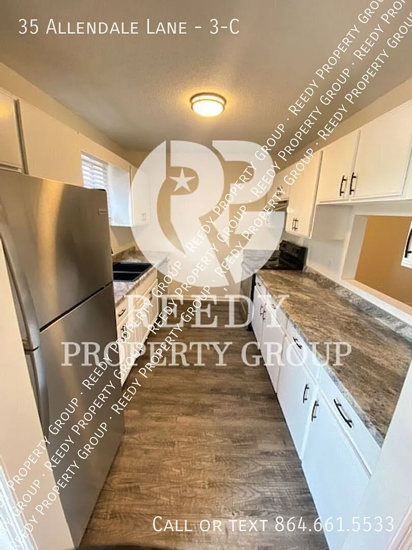Newly Renovated 1st Month Free Large 2 Bedroom 2 Bathroom Apartment — Photo 1