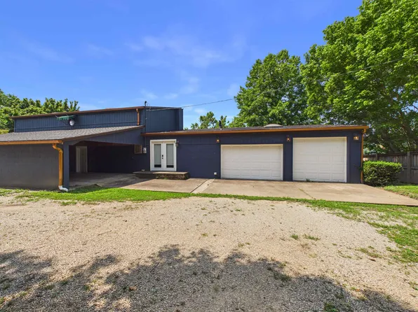 406 2nd St E, South Point, OH 45680