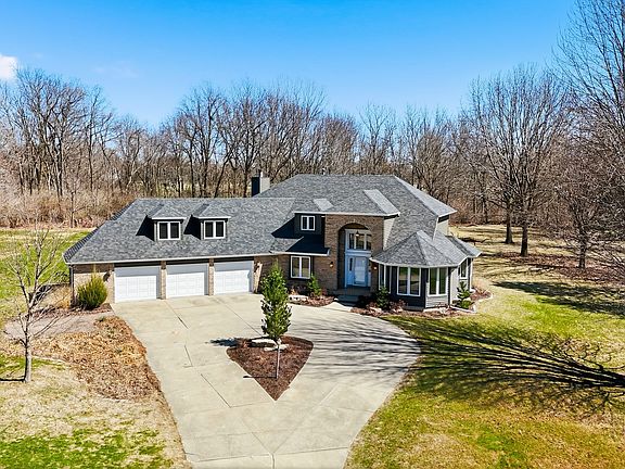 3rd image of 25 Timber Ridge Dr