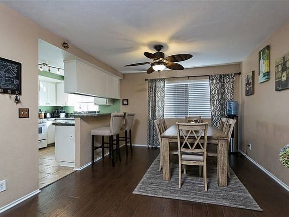 5th image of 689 County Square Dr Unit 31