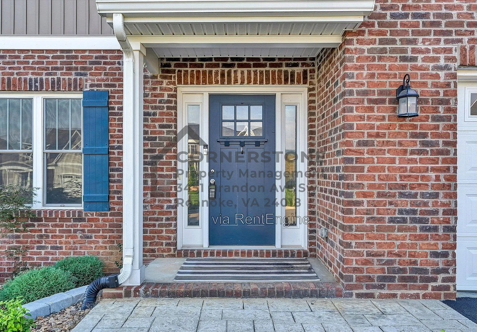 4 bed, 2.5 bath, 2025 sqft, $2,900 — Photo 3