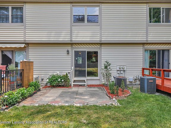 4th image of 5980 N Village Dr #75