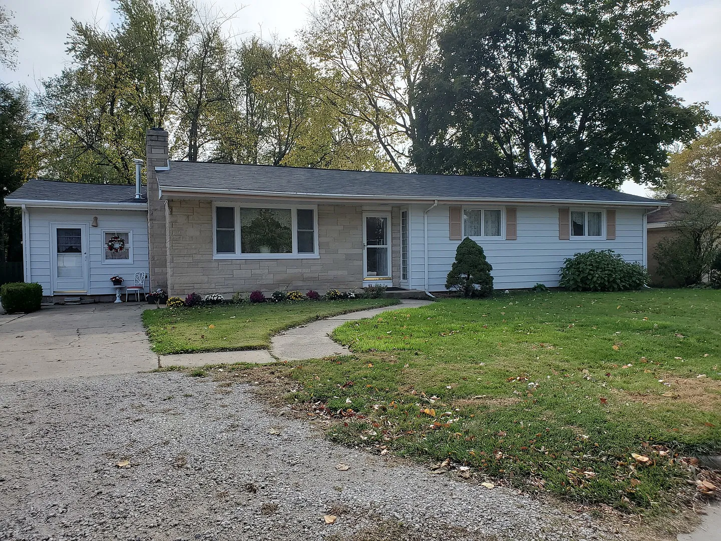 1605 Henry St photo 1