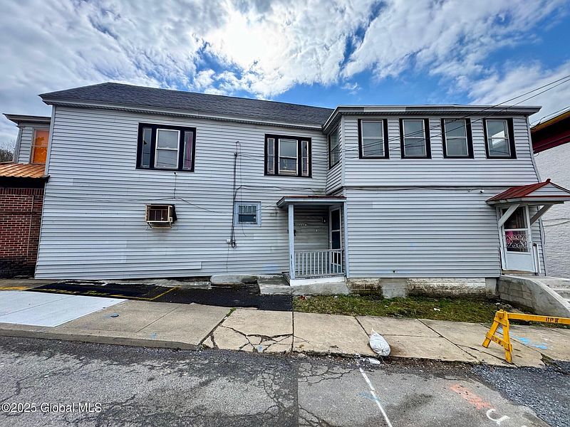 3rd image of 283 E Main Street