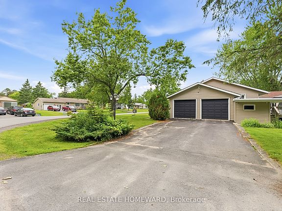 3rd image of 4 Wayne Cres