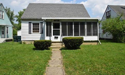 1st image of 2212 S Pershing Dr