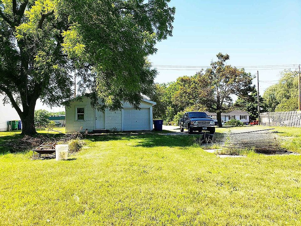 2nd image of 1135 Guns Rd