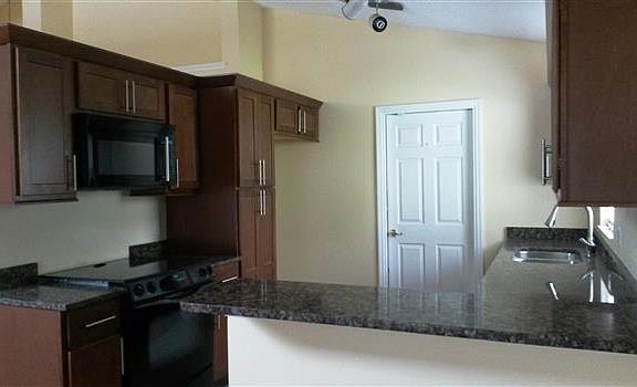 3rd image of 616 Valencia Place Cir