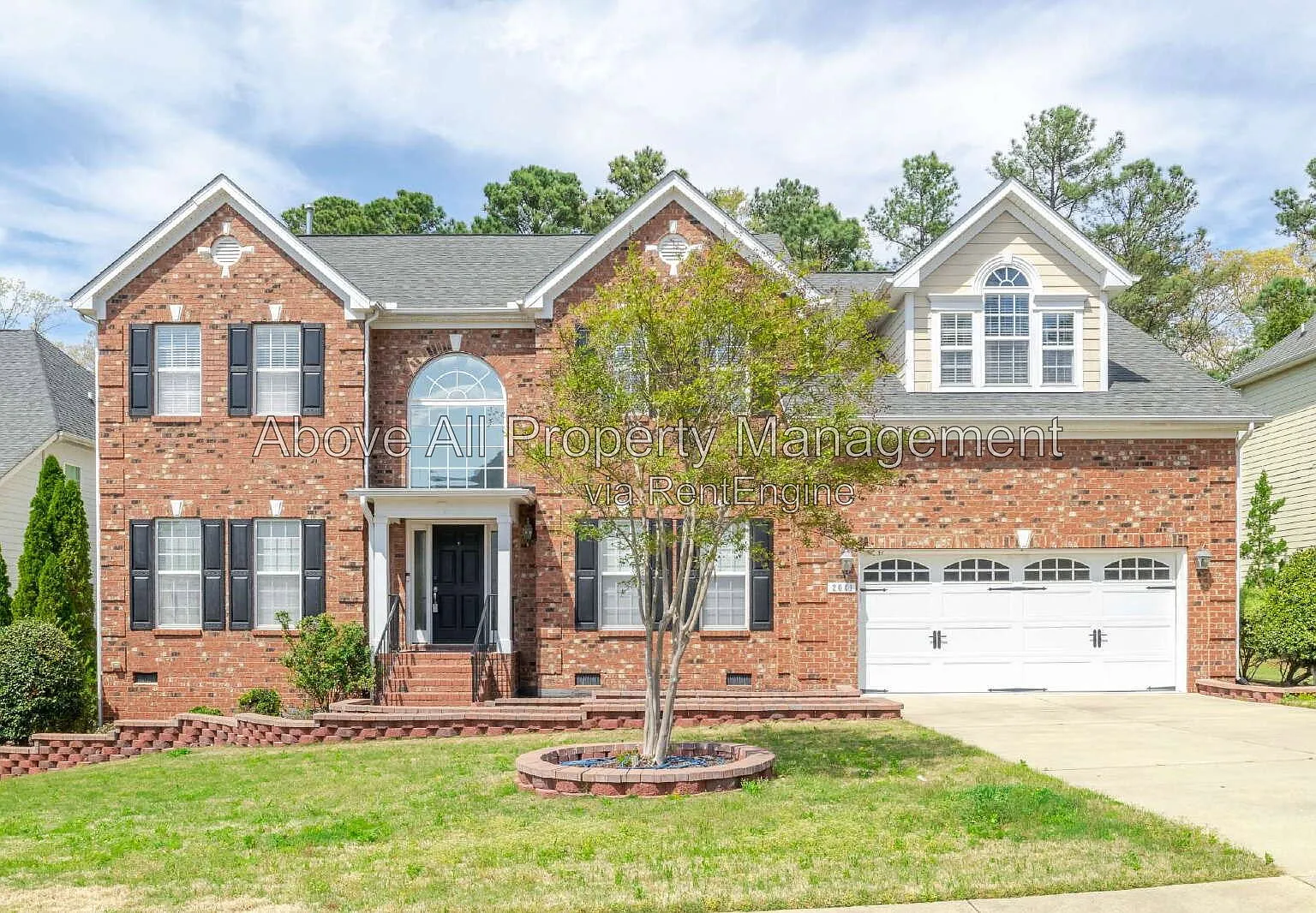 5 bed, 4.0 bath, 4423 sqft, $4,250 — Photo 2