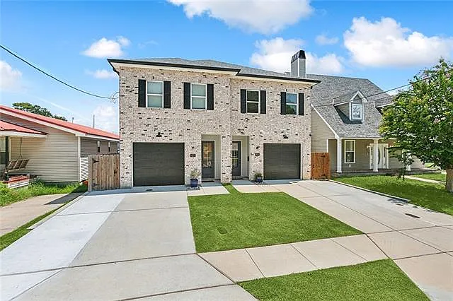 819 N Woodlawn Ave — Photo 24