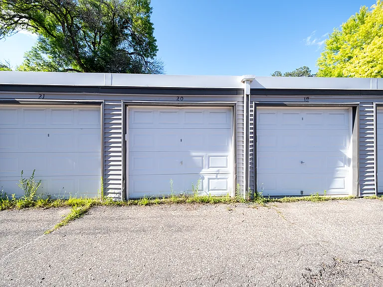 2050 Montreal Ave — Photo 22