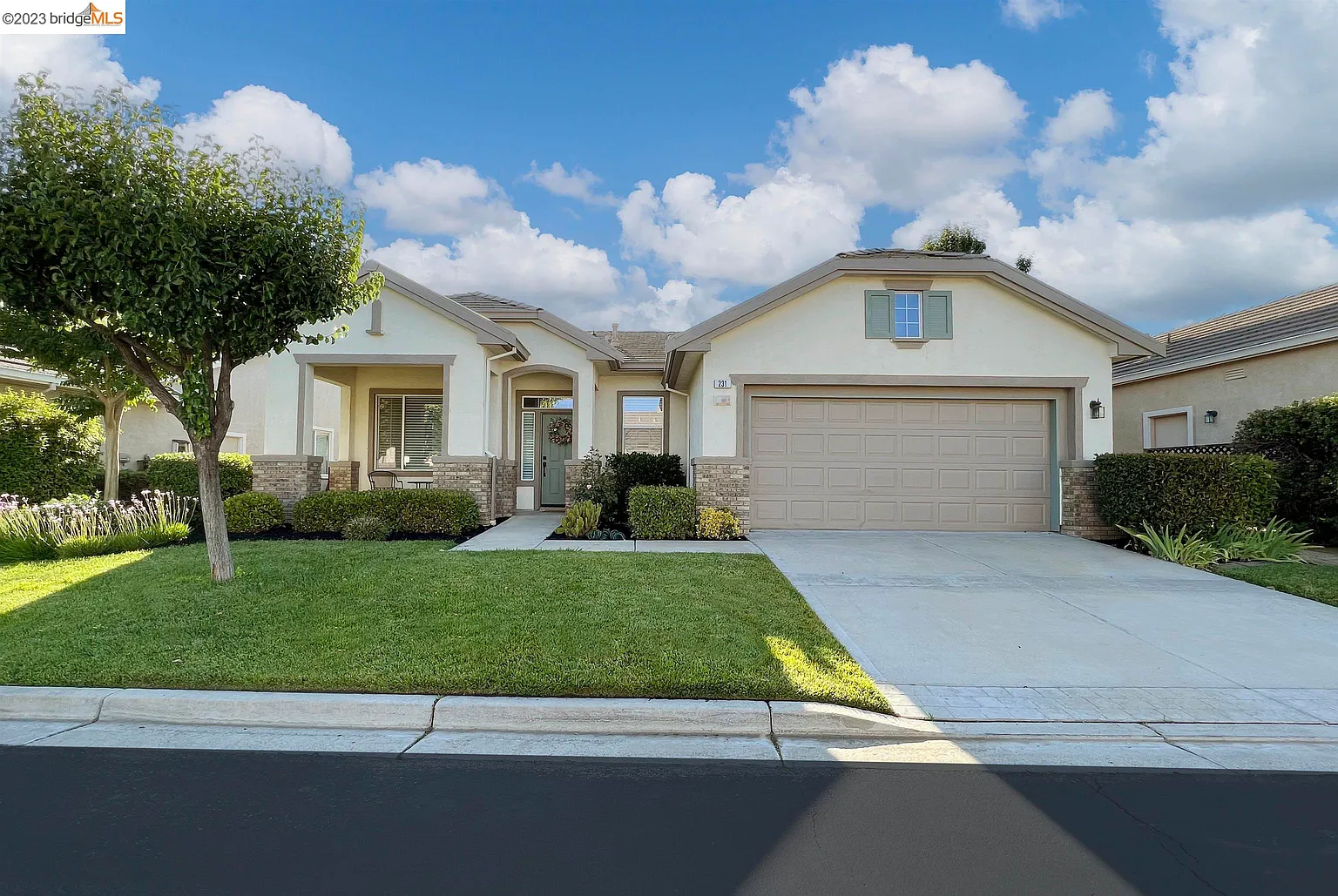 231 Upton Pyne Dr photo 1