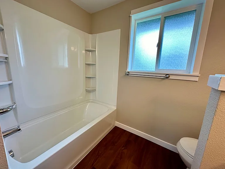 1098 SW Hensley Rd — Photo 18