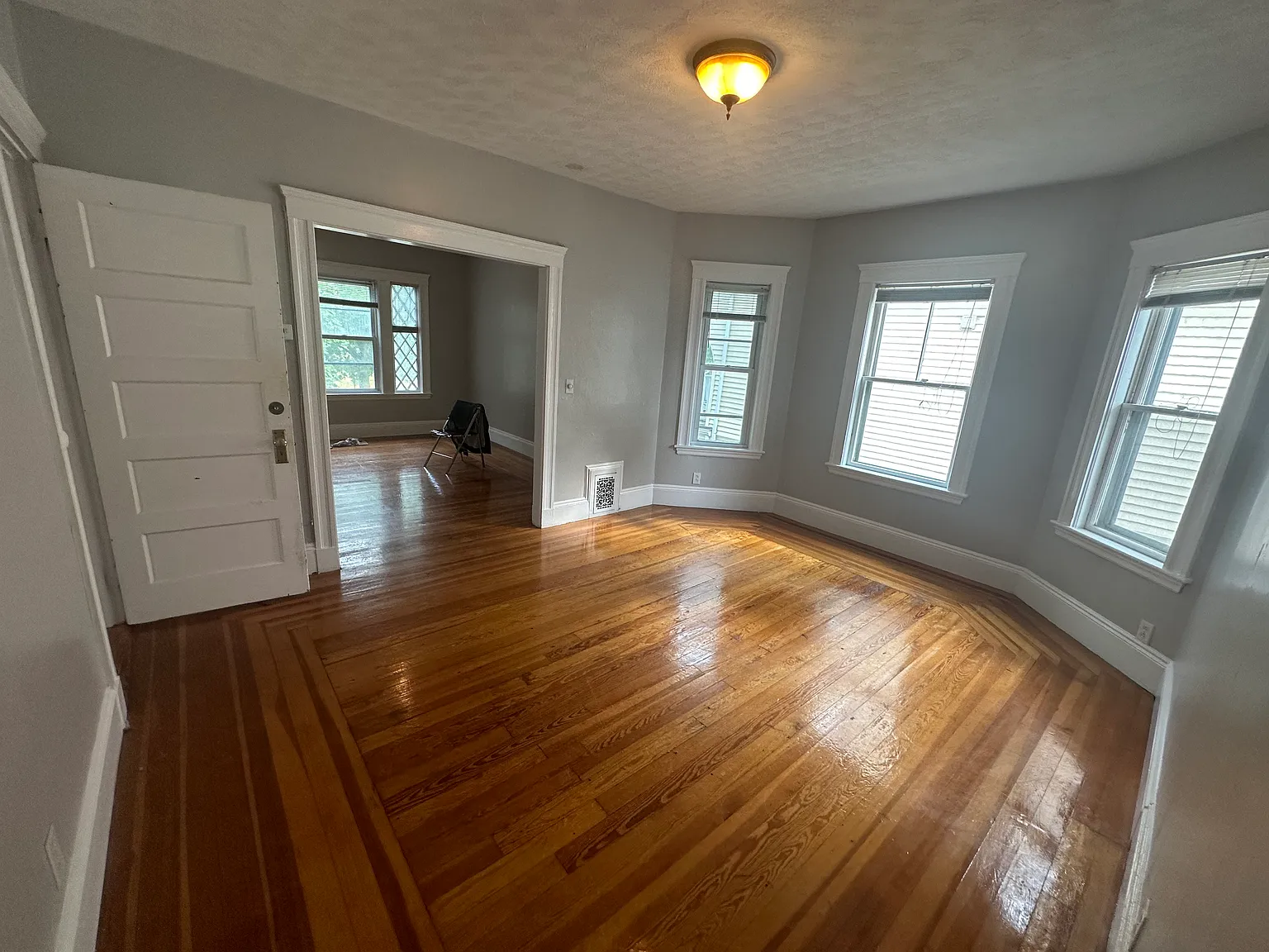 2 bed, 1050 sqft, $3,350 — Photo 1
