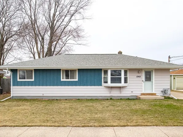 1040 London St, Menasha, WI 54952