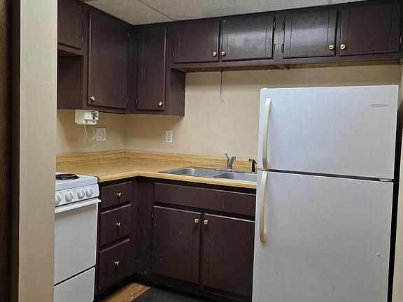 3rd image of 1360 Village Oak Cir NW