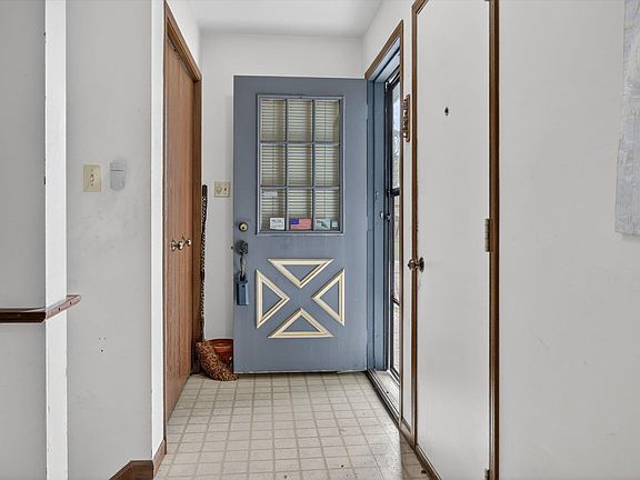 4th image of 53575 Hyde Park Dr