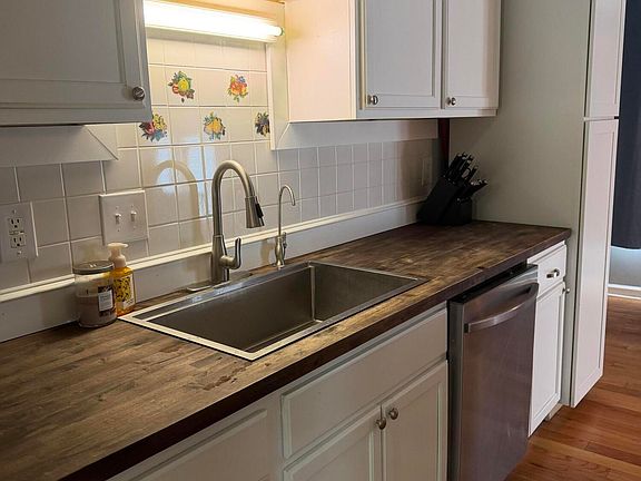 3rd image of 112 Tall Pines Rd
