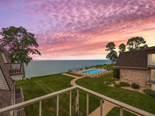 3622 Lakeshore Dr APT G12, Saint Joseph, MI 49085
