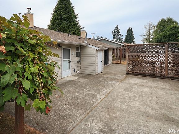 Your Own Private Driveway for Easy Parking!