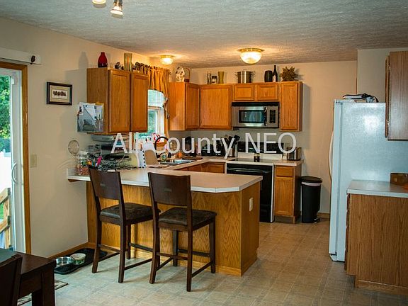 3rd image of 3079 Dover Dr