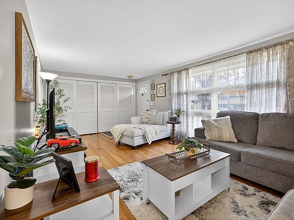 5th image of 107 Sheraton Rd