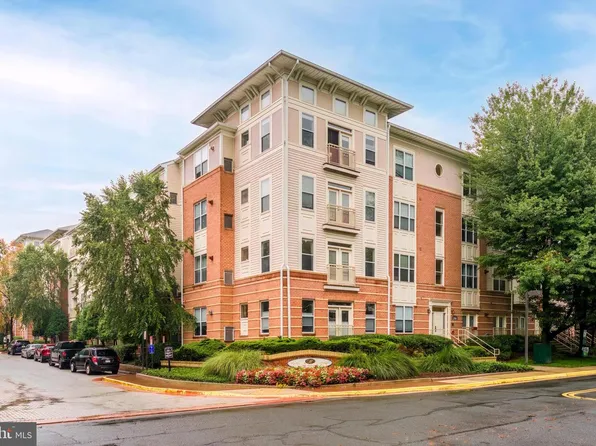 2791 Centerboro Dr APT 387, Vienna, VA 22181