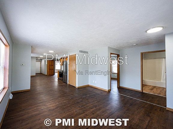 5th image of 401 Franklin Ave