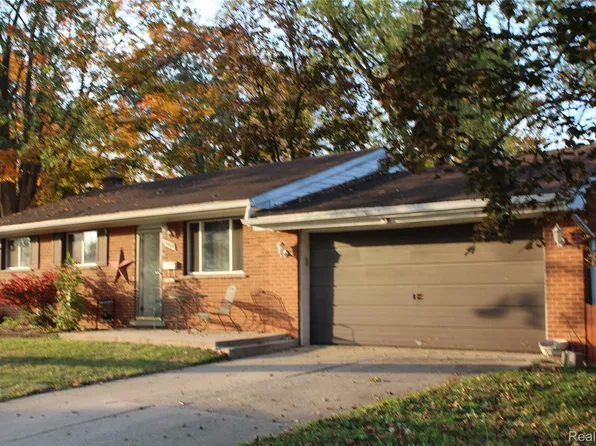 30606 Pierce St, Garden City, MI 48135