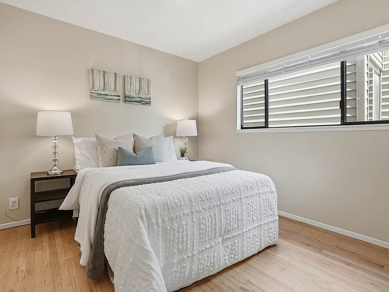 8 Pretor Way — Photo 3