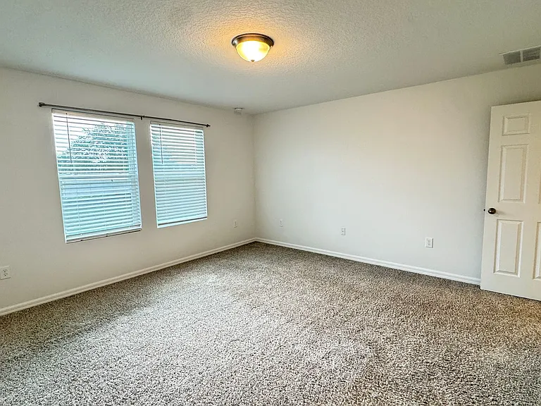 2401 White Tail St — Photo 40