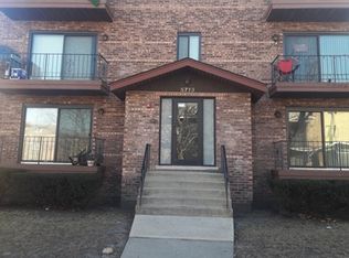 5713 106th St APT 1W, Chicago Ridge, IL 60415