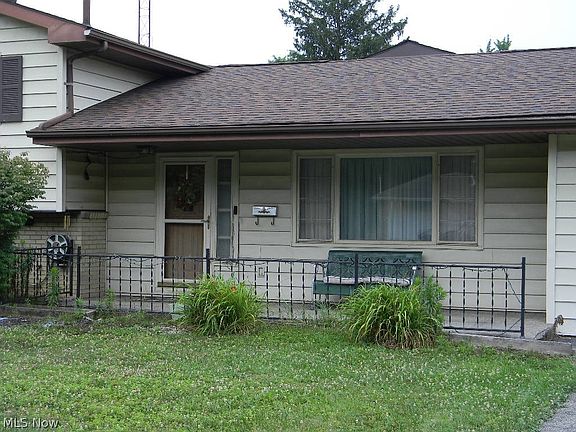 4th image of 3066 Lynwood Dr NW