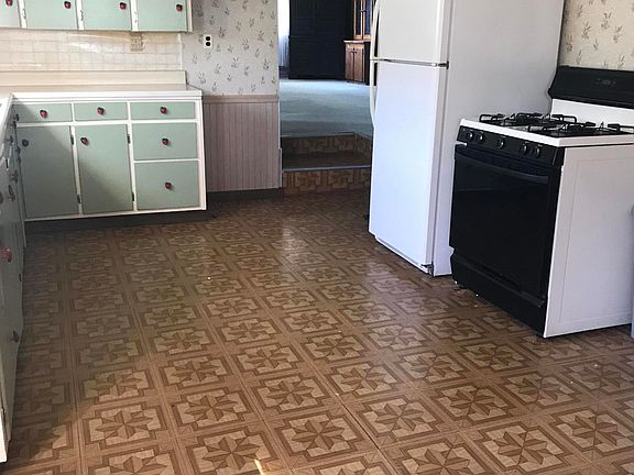 5th image of 440 W Huron Ave