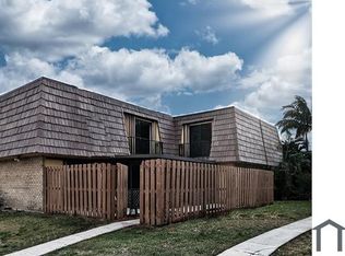 991 Springdale Cir, Palm Springs, FL 33461