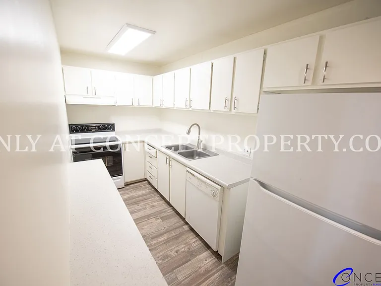 132 E 2nd Ave — Photo 69