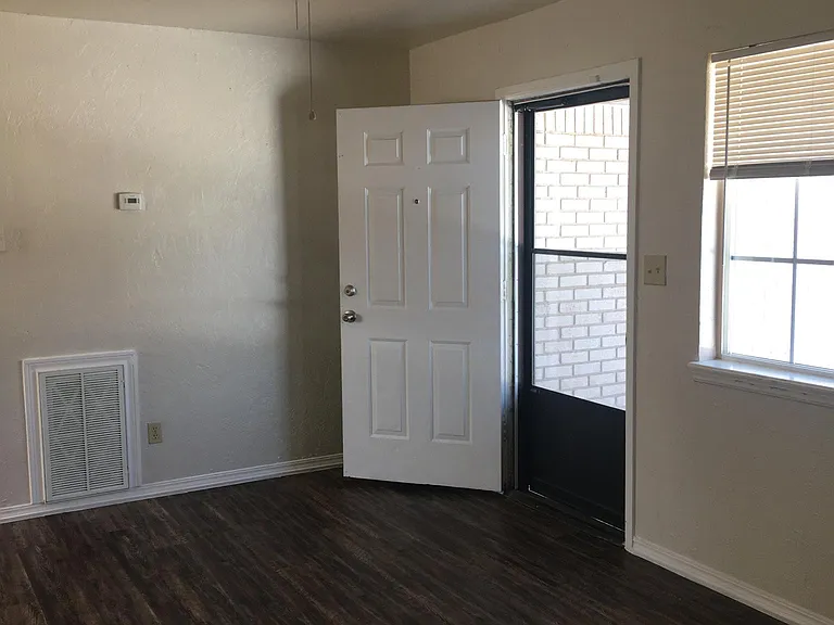 3152 SW 71st St — Photo 2