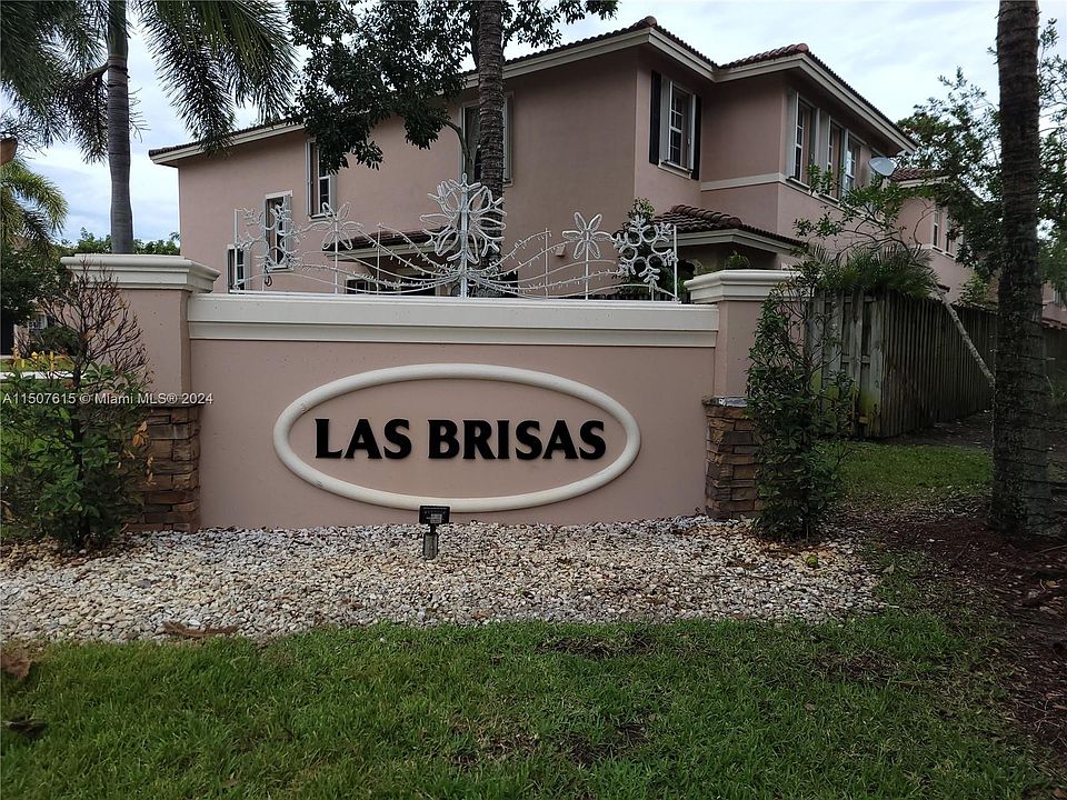 1st image of 293 Las Brisas Cir