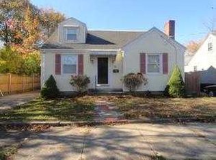 51 Edgemere Rd, Pawtucket, RI 02861