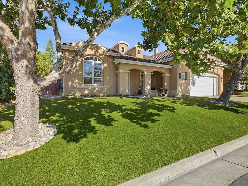 1st image of 5 Copper Hill Way