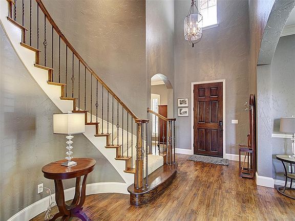 2nd image of 4573 Lancelot Dr