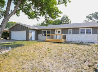 124 N Academy St, Lennox, SD 57039