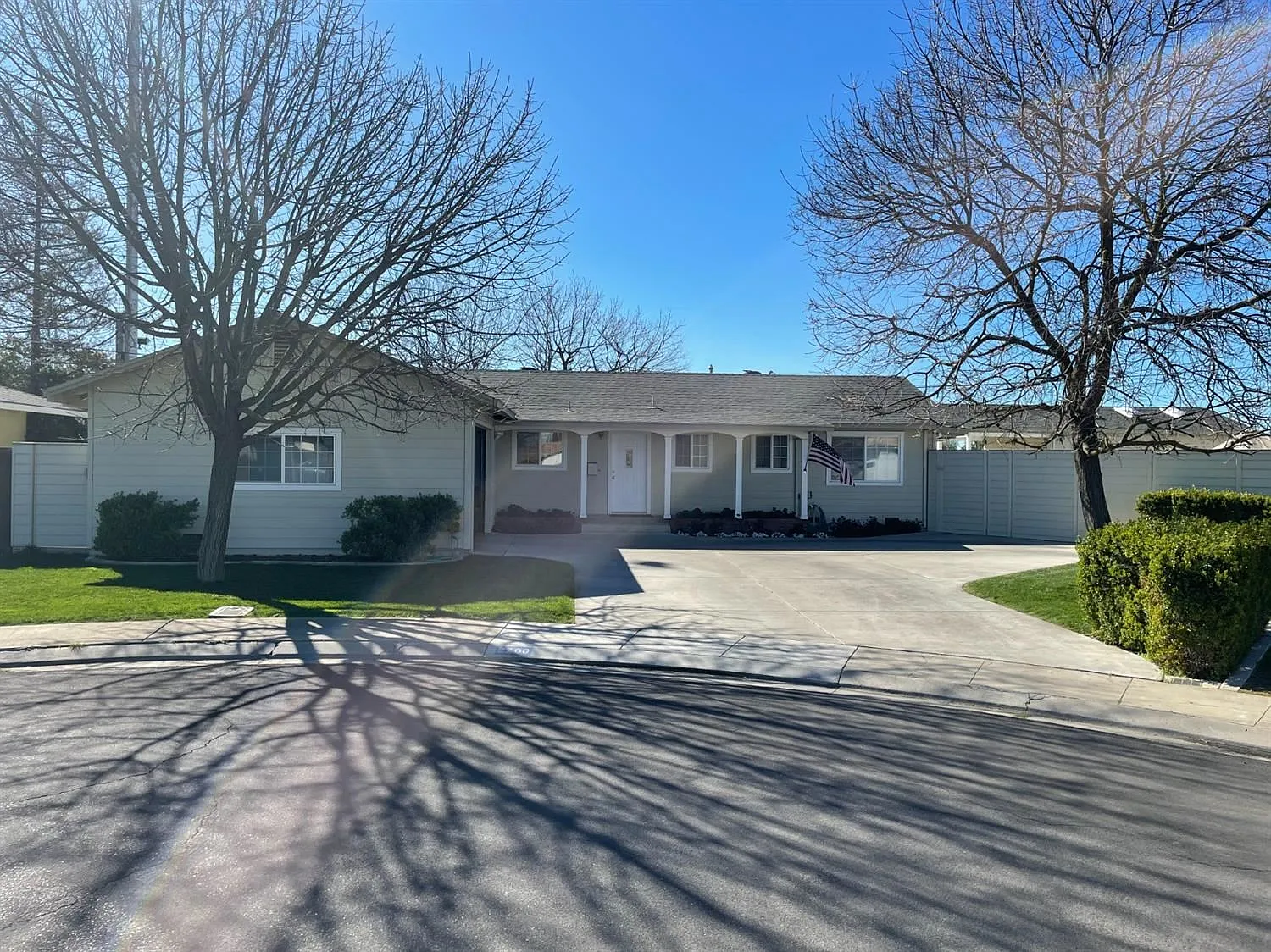 2200 Thomas St photo 1
