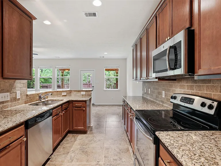 323 Bloomhill Pl — Photo 9