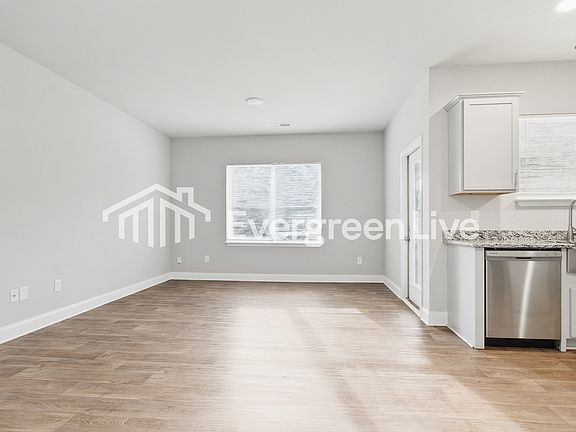 3rd image of 112 Ventura St